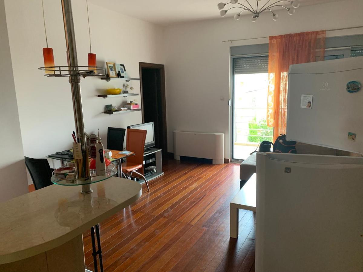 Apartment With Swimmingpool, Seaview And Large Terrace, 1St Floor, Min 2 Persons Dobrota Exteriör bild