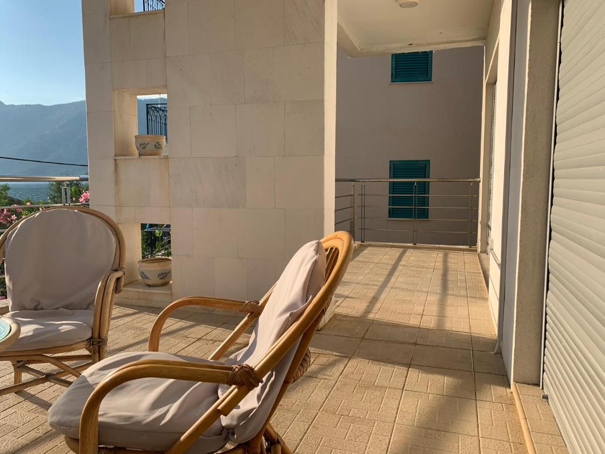 Apartment With Swimmingpool, Seaview And Large Terrace, 1St Floor, Min 2 Persons Dobrota Exteriör bild